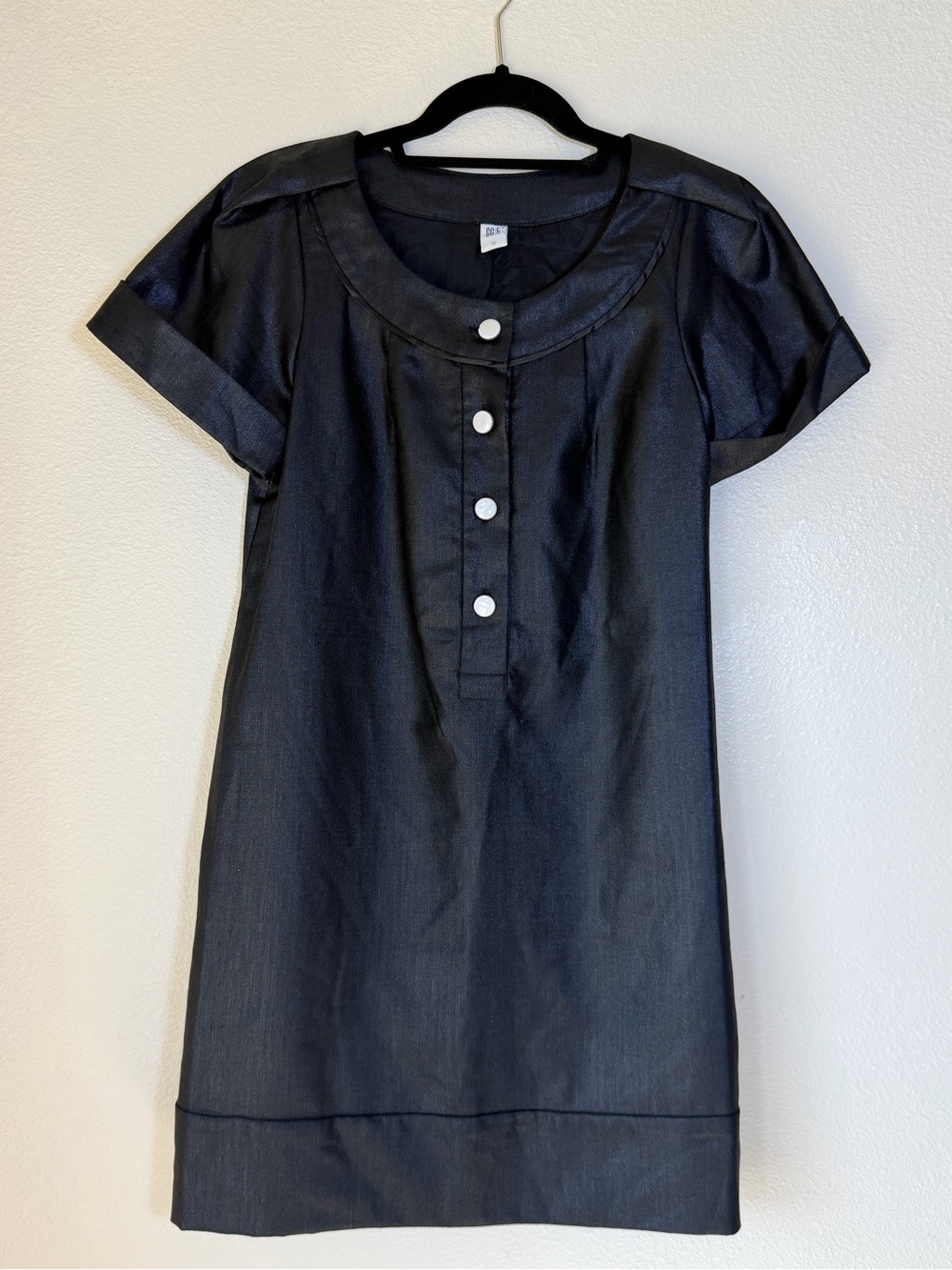 GG5 Black Short Sleeve Shift Dress Pearlescent Buttons, Medium